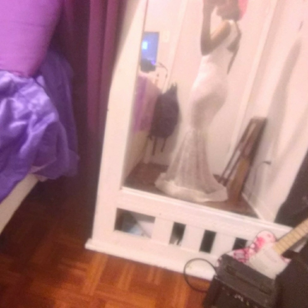 Windsor Fitted lace dress